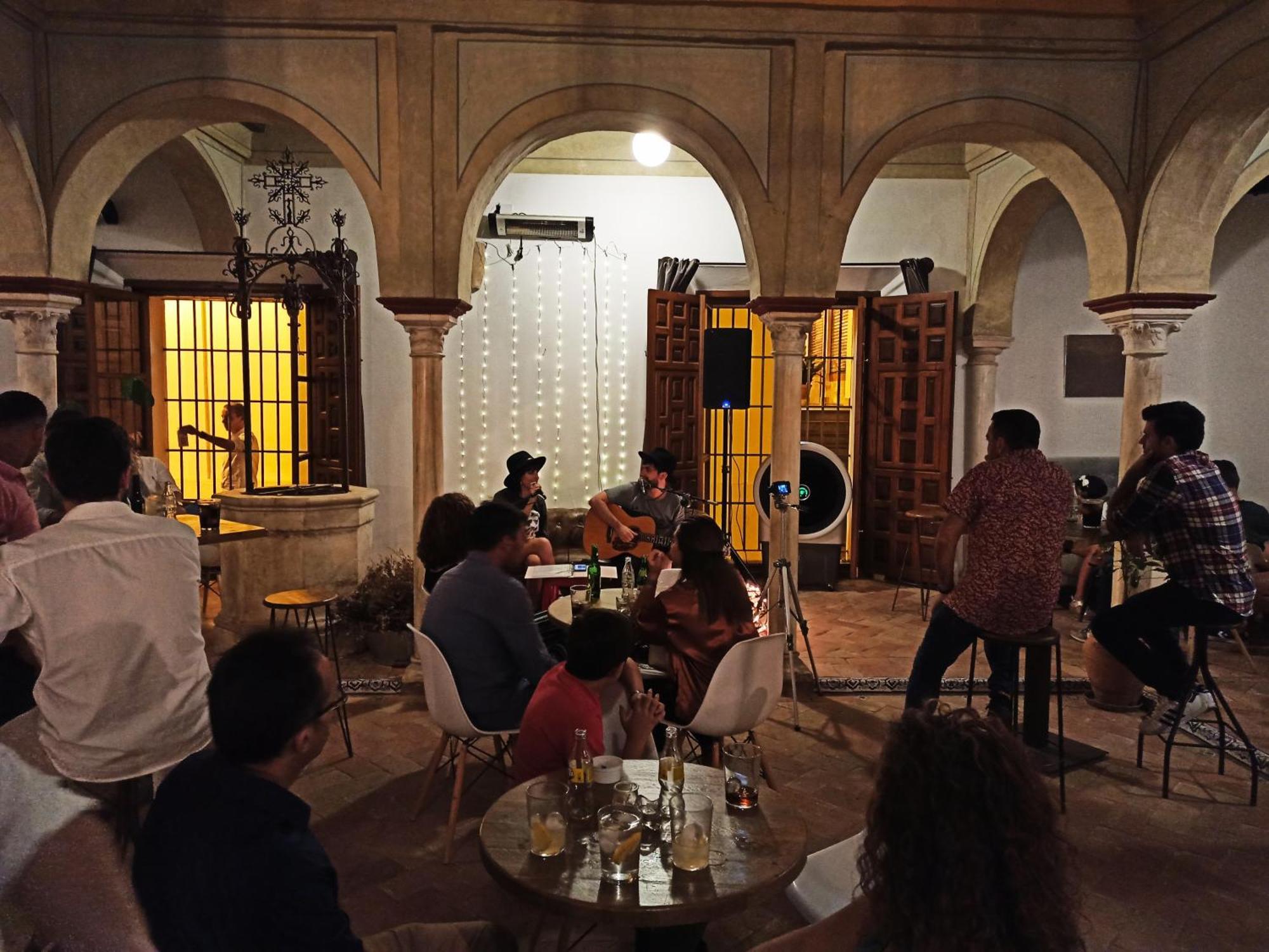 Hostal Cafe Frenteabastos Carmona  Esterno foto