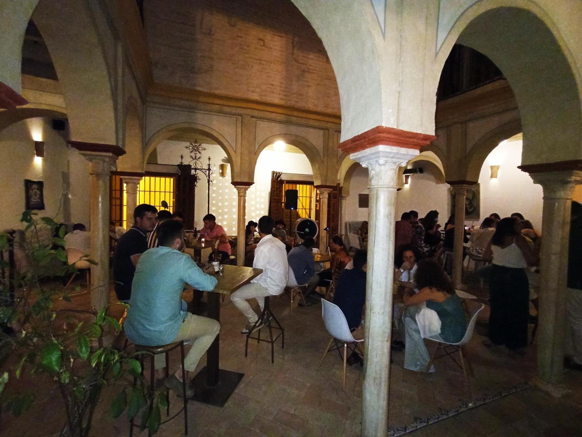 Hostal Cafe Frenteabastos Carmona  Esterno foto
