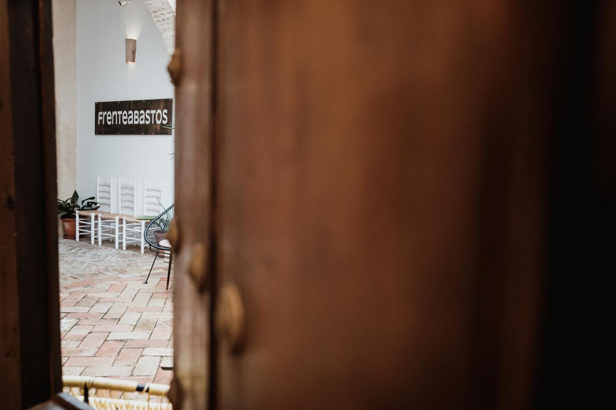Hostal Cafe Frenteabastos Carmona  Esterno foto