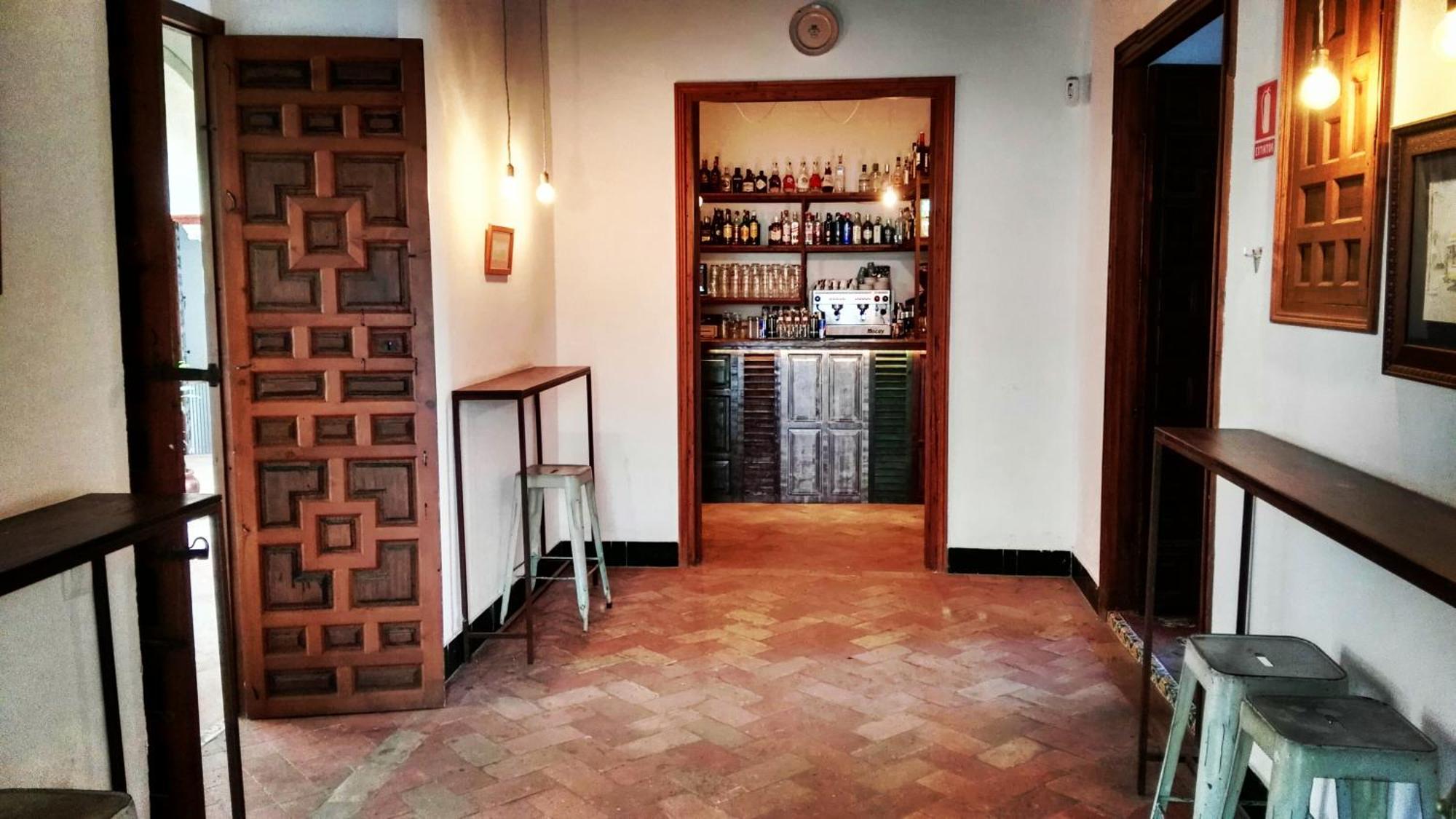 Hostal Cafe Frenteabastos Carmona  Esterno foto