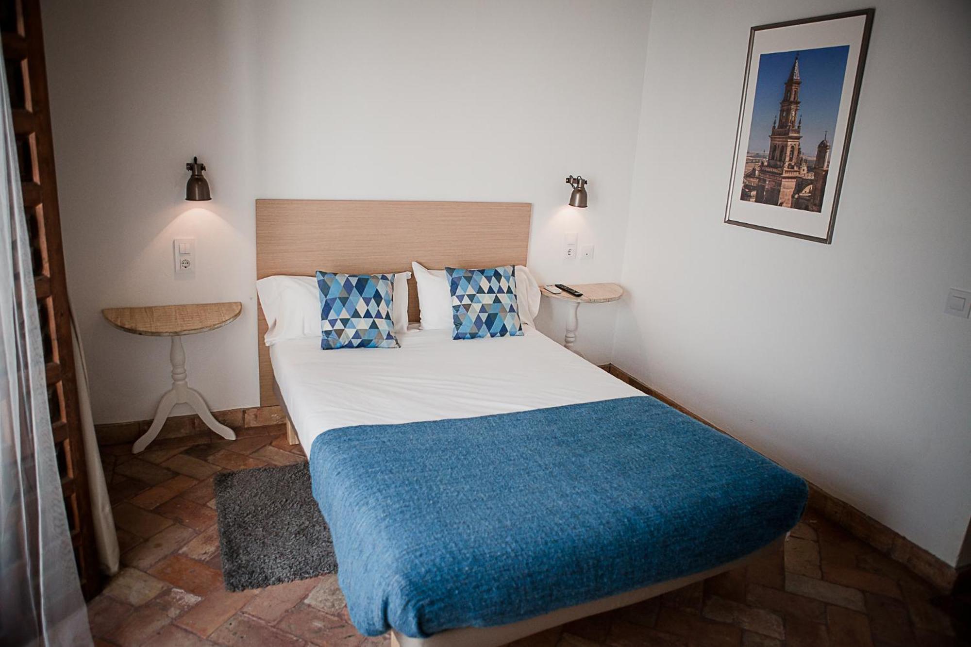 Hostal Cafe Frenteabastos Carmona  Esterno foto