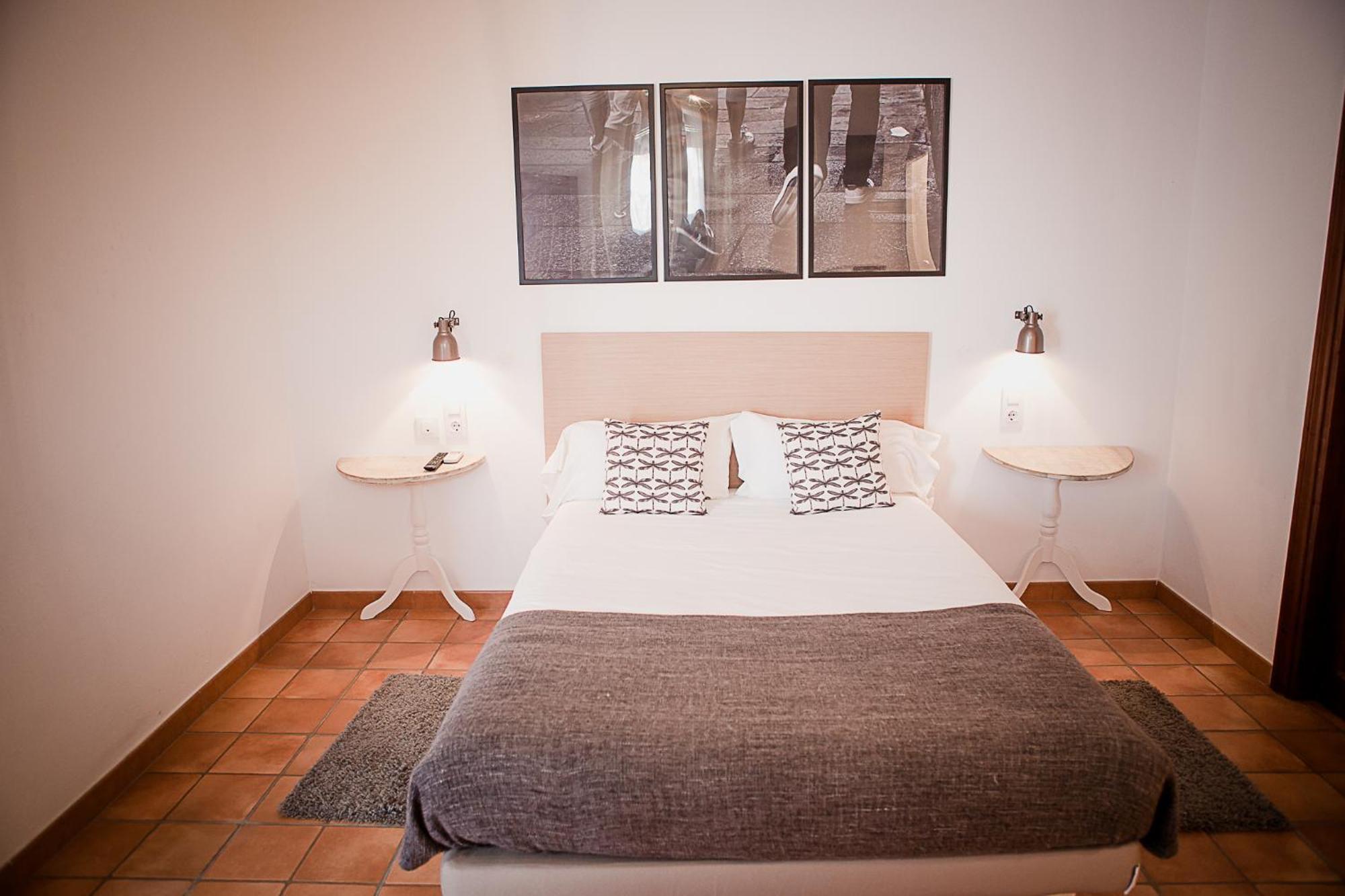 Hostal Cafe Frenteabastos Carmona  Esterno foto