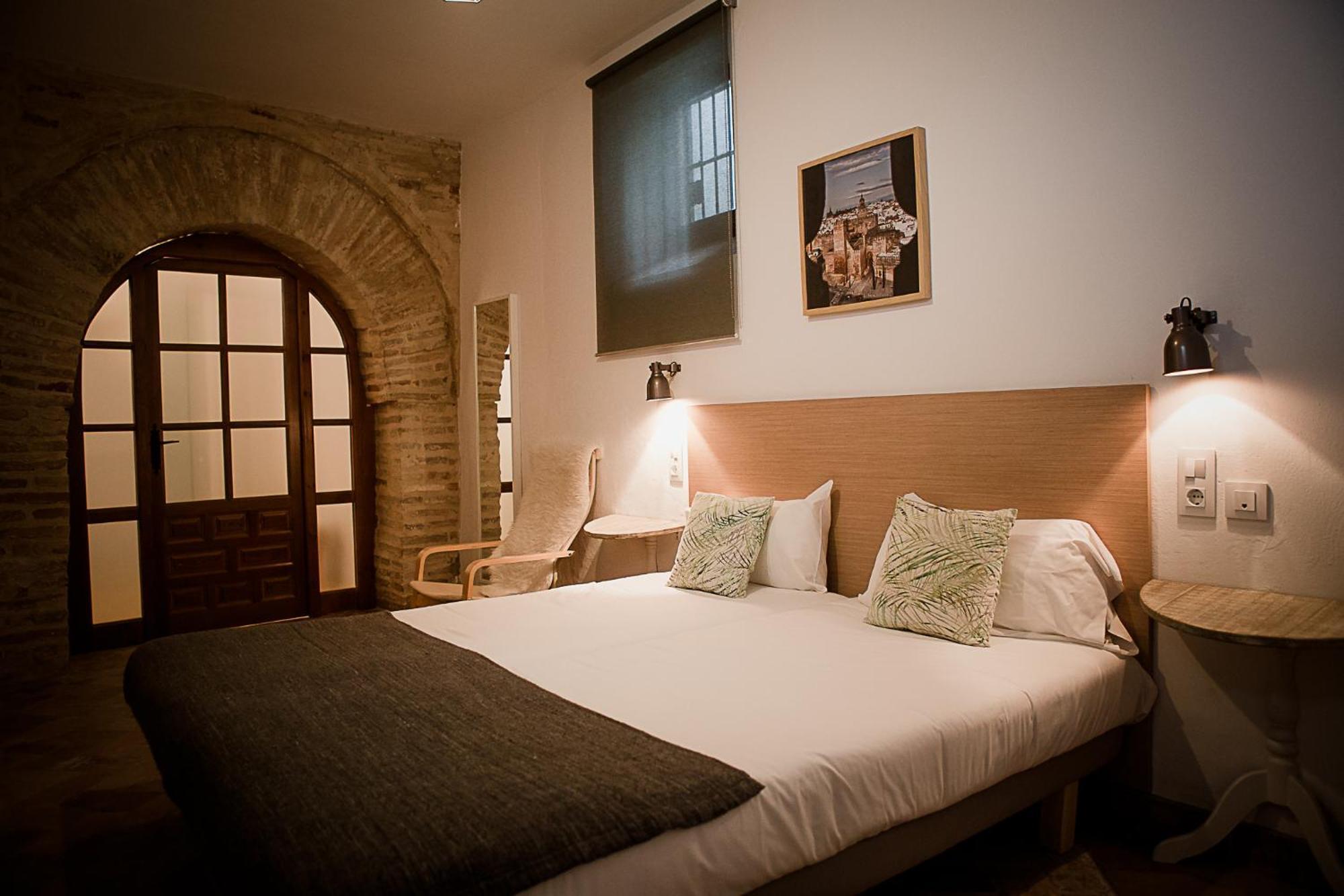 Hostal Cafe Frenteabastos Carmona  Esterno foto